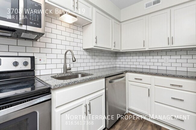 Building Photo - RENT SPECIAL: lower your monthly to $1010....