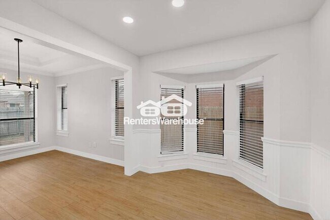 Building Photo - Move-In Ready 3 Bed / 2 Bath in Desirable Fox Hollow – Covered Back Porch, 2-Car Garage, Great Sc...