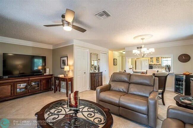 Building Photo - 221 Waterside Dr