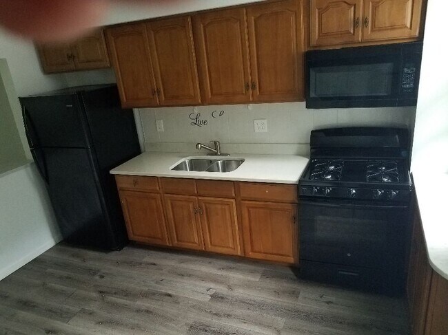 Kitchen - 4 Balsam St