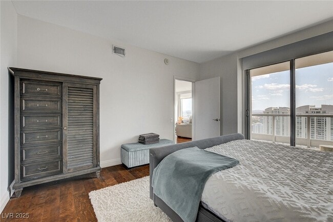 Building Photo - 222 Karen Ave