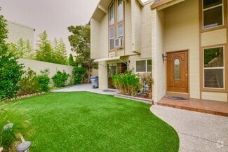 Building Photo - 520 S Cascade Terrace