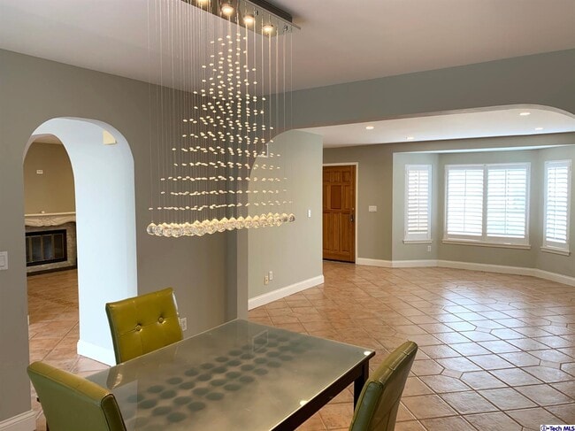 Building Photo - 12145 Stone Gate Way