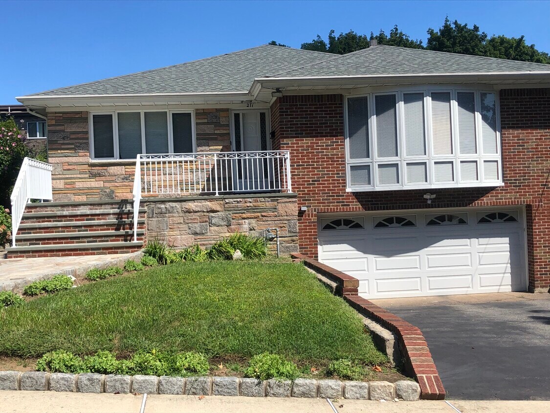 Primary Photo - 271 Forest Rd