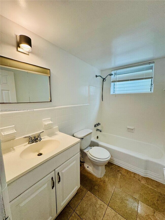 Foto del edificio - 65 Washington Ave