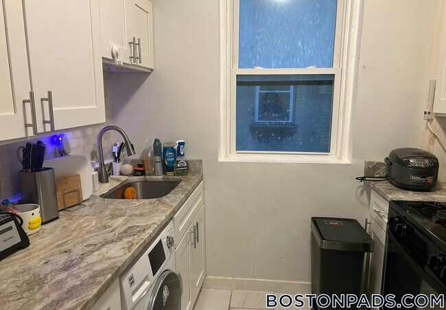 Foto del edificio - 86 Glenville Ave