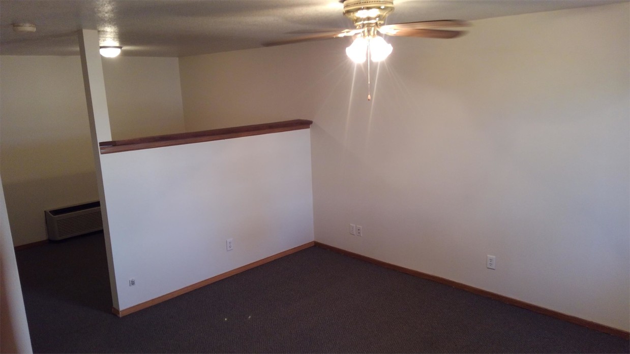 Building Photo - 1610 E Rock Falls Rd