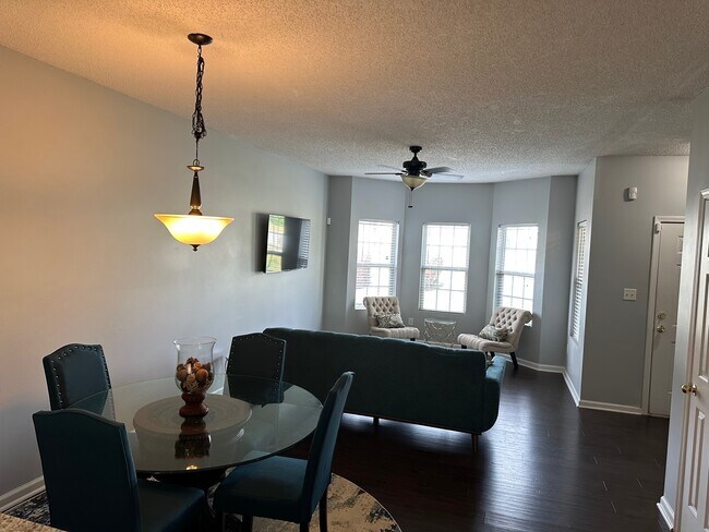 Building Photo - 3150 Oakley Pl