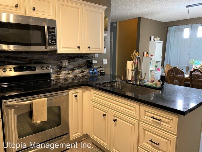 Building Photo - 3 br, 2.5 bath House - 580 Portsmouth Dr U...