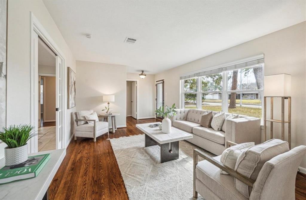Foto principal - 9916 Westview Dr