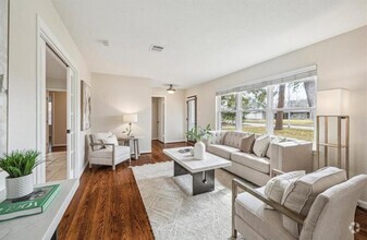 Building Photo - 9916 Westview Dr