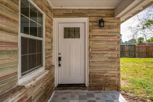 Building Photo - 5647 Belarbor St