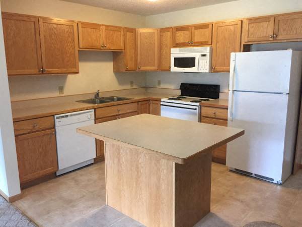 Building Photo - Clearwater Estates