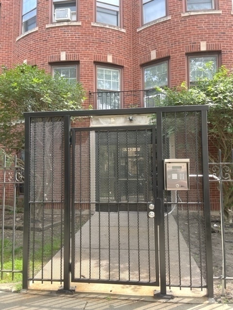 Building Photo - 5947 N Winthrop Ave