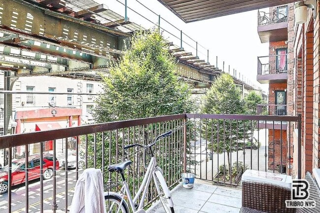 3 bedroom in BROOKLYN NY 11221 - 3 bedroom in BROOKLYN NY 11221 Apartment