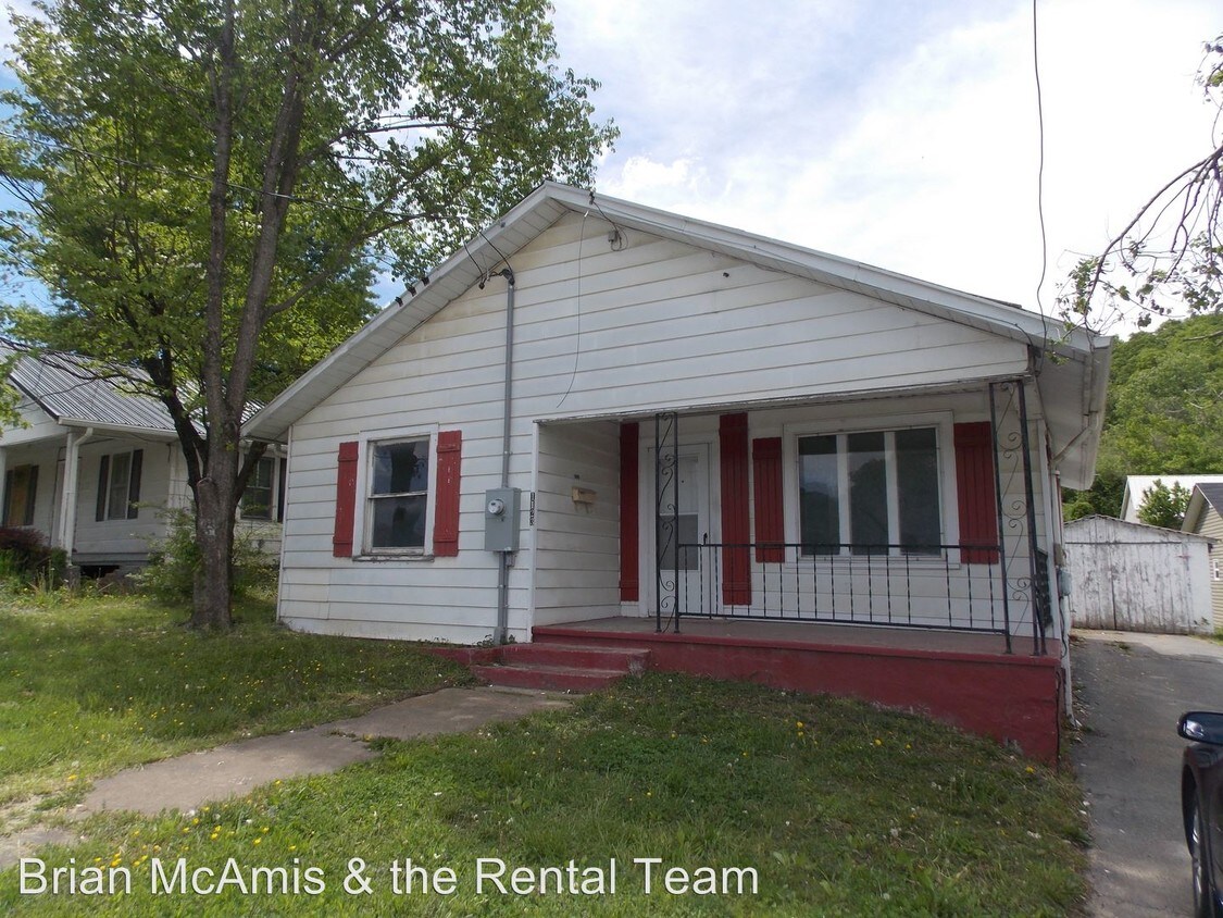 Primary Photo - 1123 E Main St