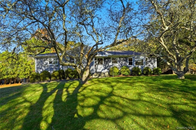 Building Photo - 15 Club Dr