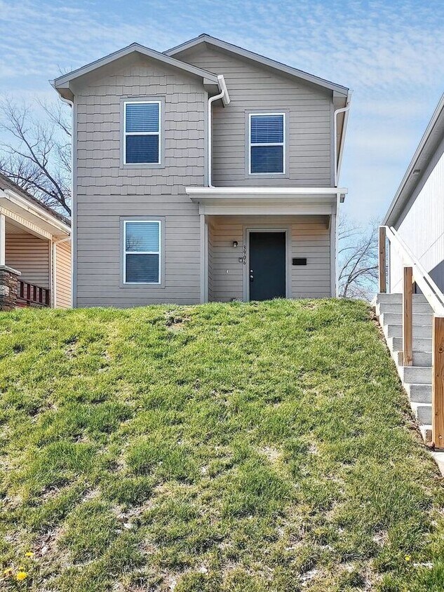 Primary Photo - Charming 3-Bedroom Home in a Peaceful Kans...