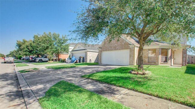 Building Photo - 15926 Pin Oak Ridge St
