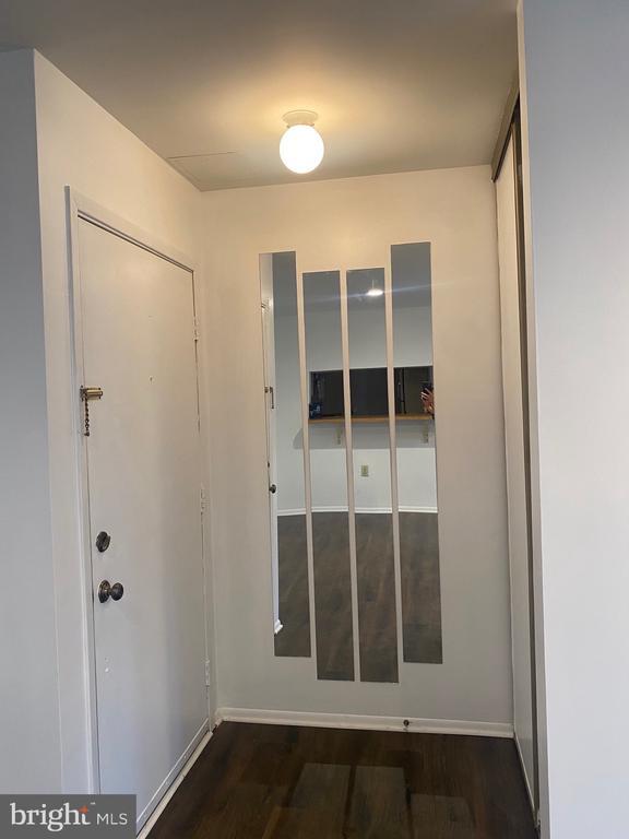 Foto del edificio - 1903 Jefferson Ct