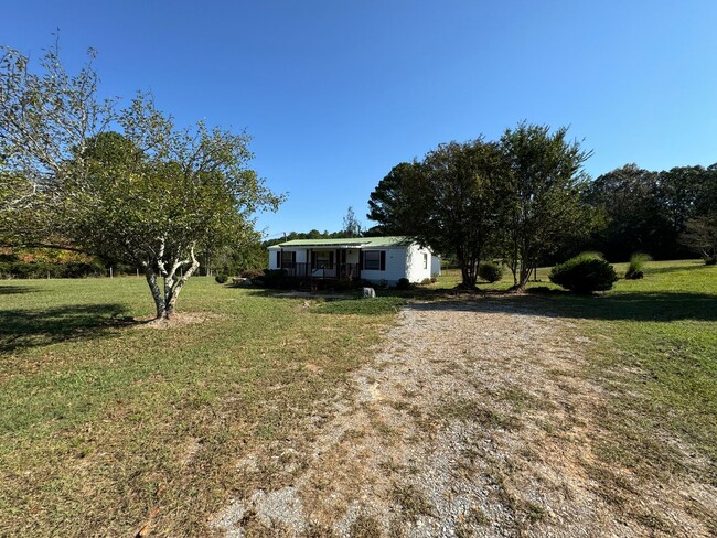 Building Photo - Cozy 3/2 Mobile Home in the Silver Creek A...