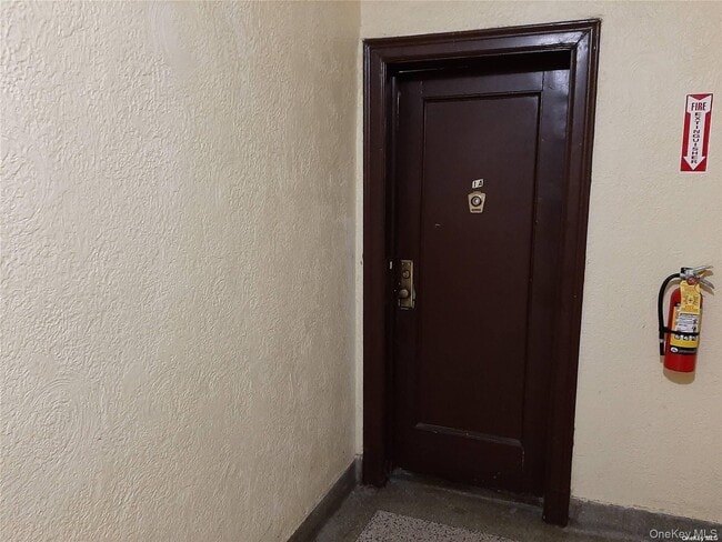 Building Photo - 1 Hillside Ave