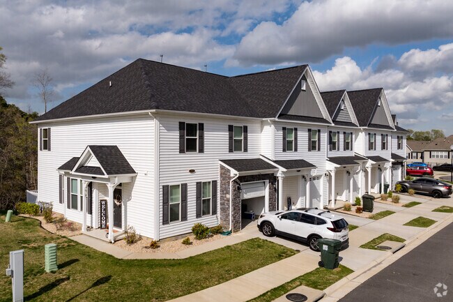 Foto del edificio - Hillpoint Preserve Townhome Apartments