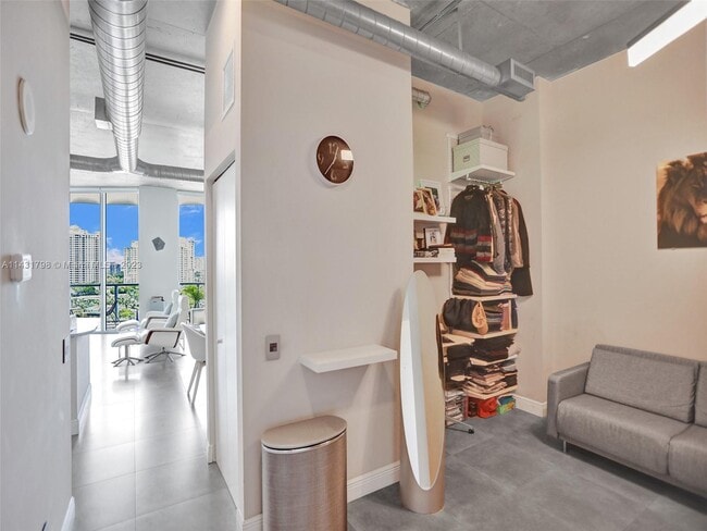 Foto del edificio - 3029 NE 188th St