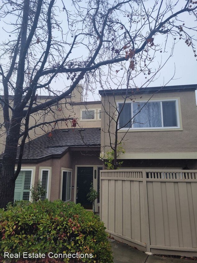 Foto principal - 3 br, 2.5 bath House - 1685 Las Piedras Ct