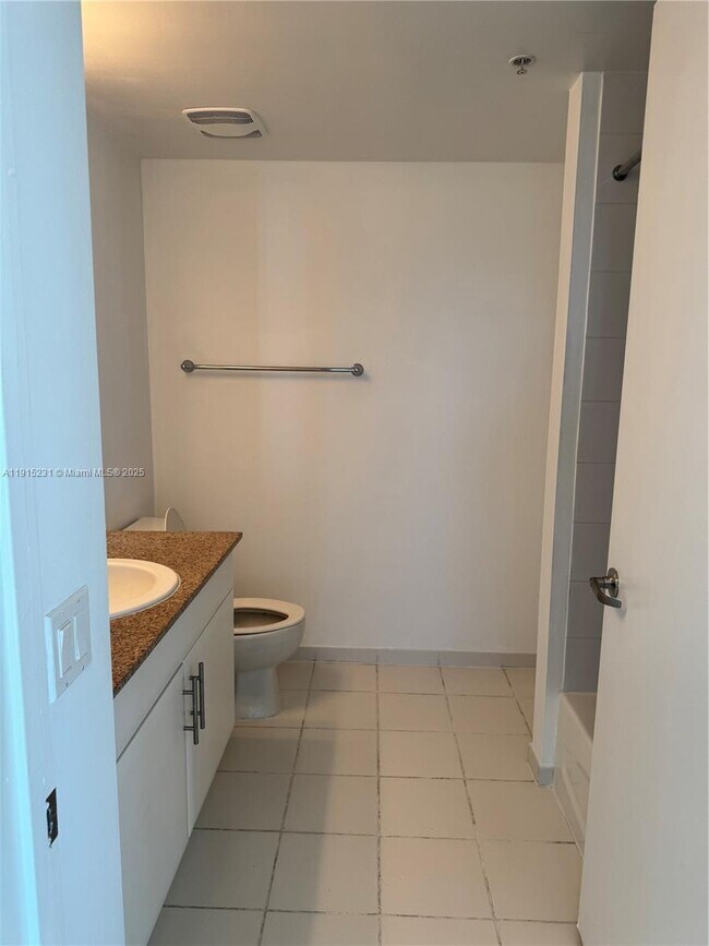 Foto del edificio - 1861 NW S River Dr