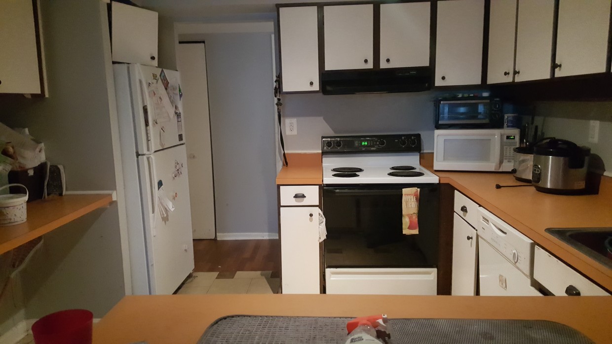Old School Kitchen - 5639 Harpers Farm Rd