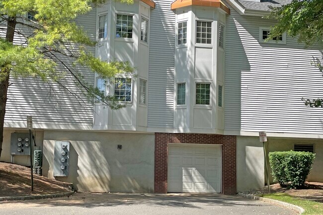 Building Photo - 12B Leva Dr