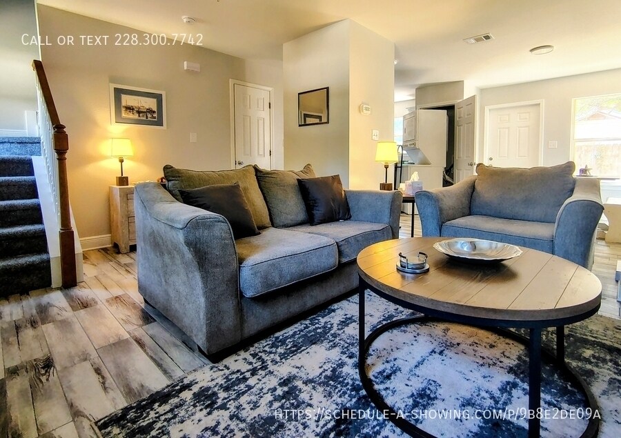 Photo - 229 Milray Ln-1