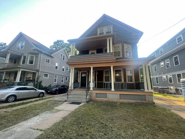 Building Photo - 42-44 Sheldon Terrace