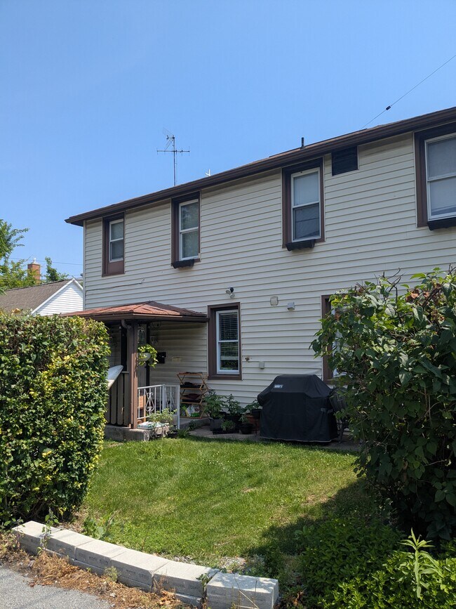 Building Photo - 22 N Railroad St