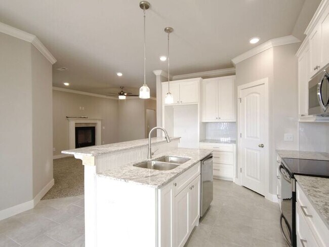 Building Photo - Tontitown- Single-Family Home- 4 Bedroom A...