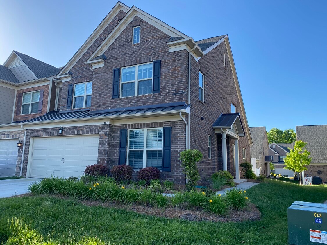 Foto principal - 4043 Woodsmill Rd