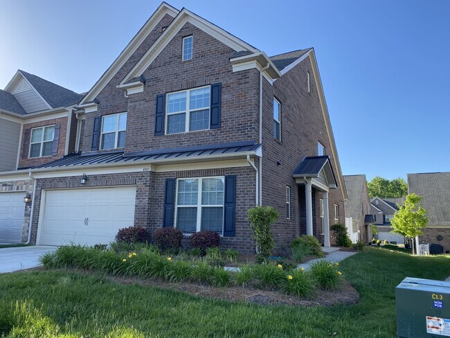 Building Photo - 4043 Woodsmill Rd