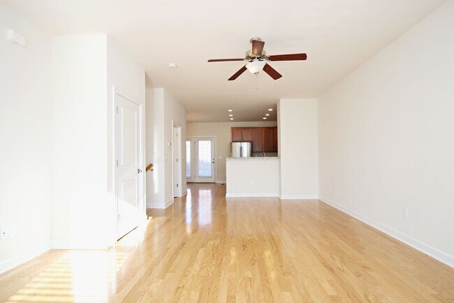 Building Photo - Pavilions at Pantops Townhome