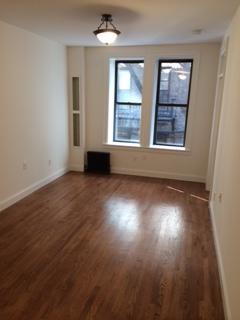 Building Photo - 63 Perry St