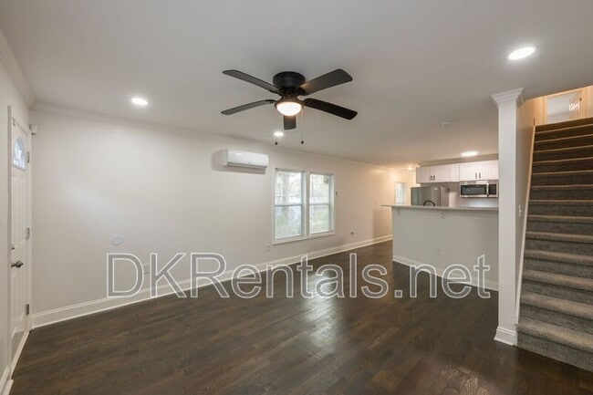 Foto del edificio - 2027 Lois Pl NW