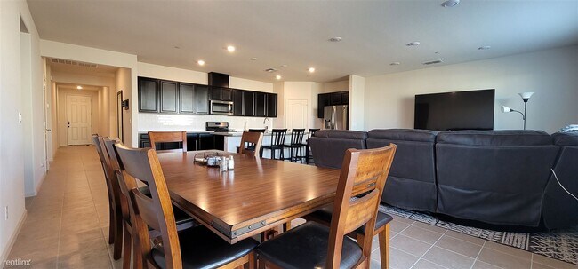 Foto del edificio - 4 br, 2 bath House - 351 Sacramento Street