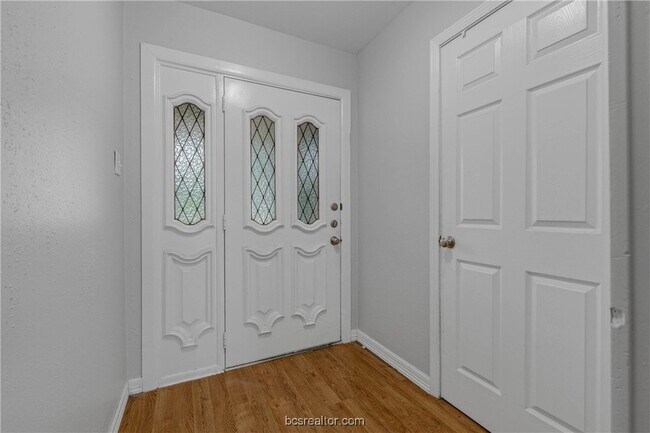 Foto del edificio - 806 Lazy Ln