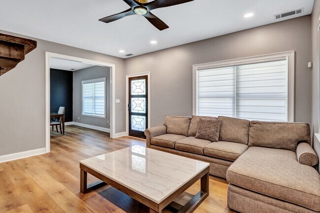 Foto del edificio - 1142 Mobile St NW