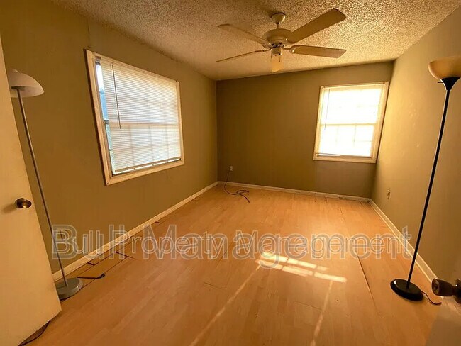 Foto del edificio - 2787 L B McLeod Rd