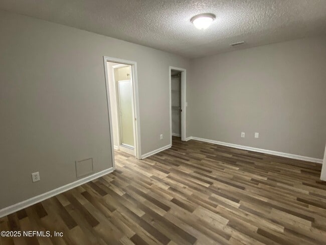 Building Photo - 421 Filmore Dr
