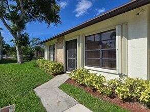 Building Photo - 1120 Parkside Green Dr