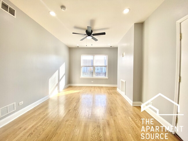 Building Photo - 1010 W Sunnyside Ave