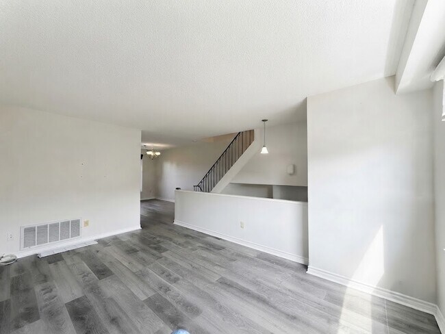 Photo du bâtiment - 2830 Midland Ave
