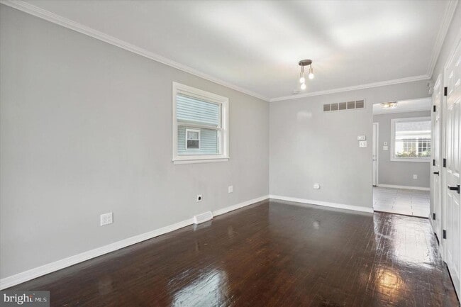 Building Photo - 725 Mt Vernon Ave